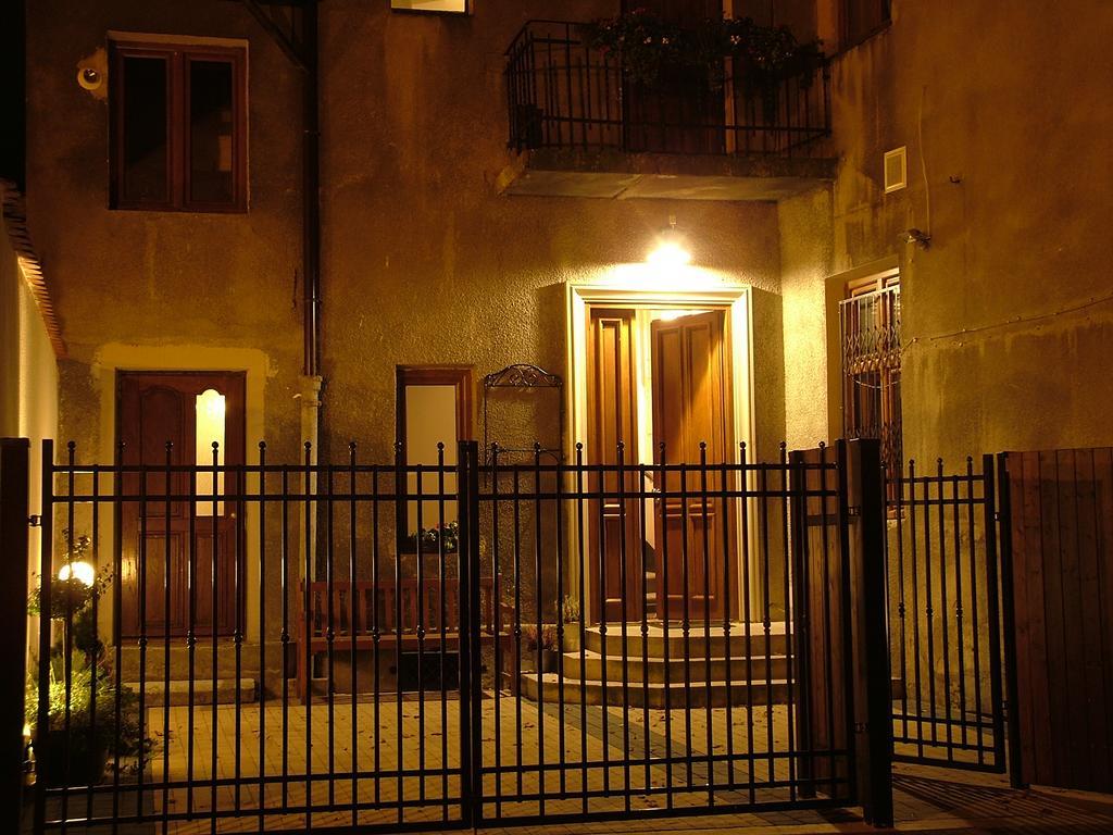 Pokoje Goscinne "Old Town" Освенцим Экстерьер фото